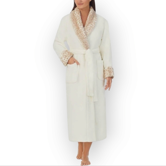Carole Hochman Women's Silky Soft Shawl Collar Wrap Style Plush Robe